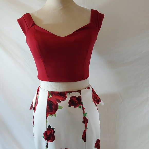 Social Code Off The Shoulder Floral Red Rose Mermaid Prom Dress Size 3 - Picture 3 of 16